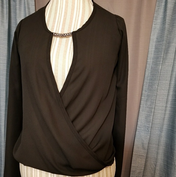 🌻🌺🌻 SUPER CUTE DEB BLOUSE!! - Picture 3 of 5